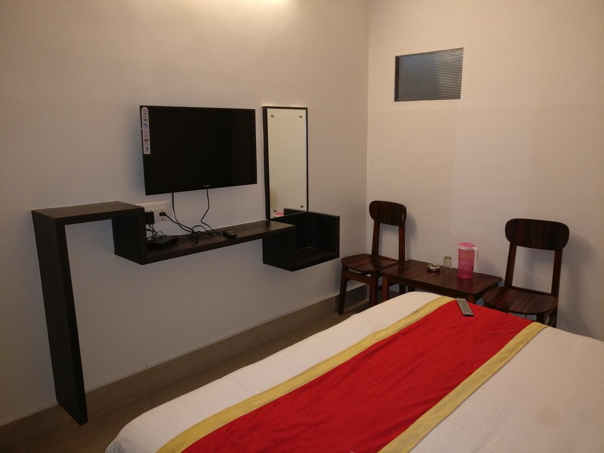 Hotel Raj Mahal จิกมากาลูร์ ภายนอก รูปภาพ