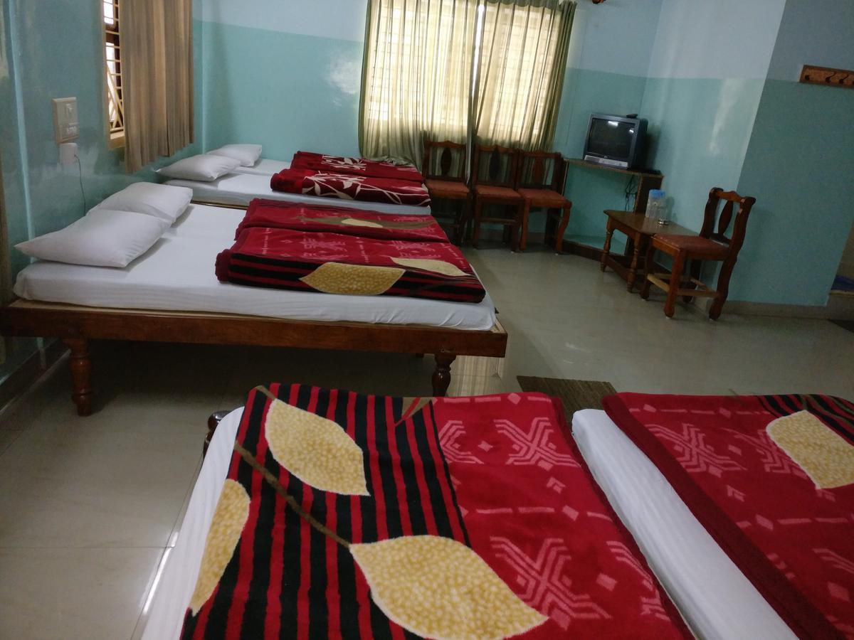 Hotel Raj Mahal จิกมากาลูร์ ภายนอก รูปภาพ