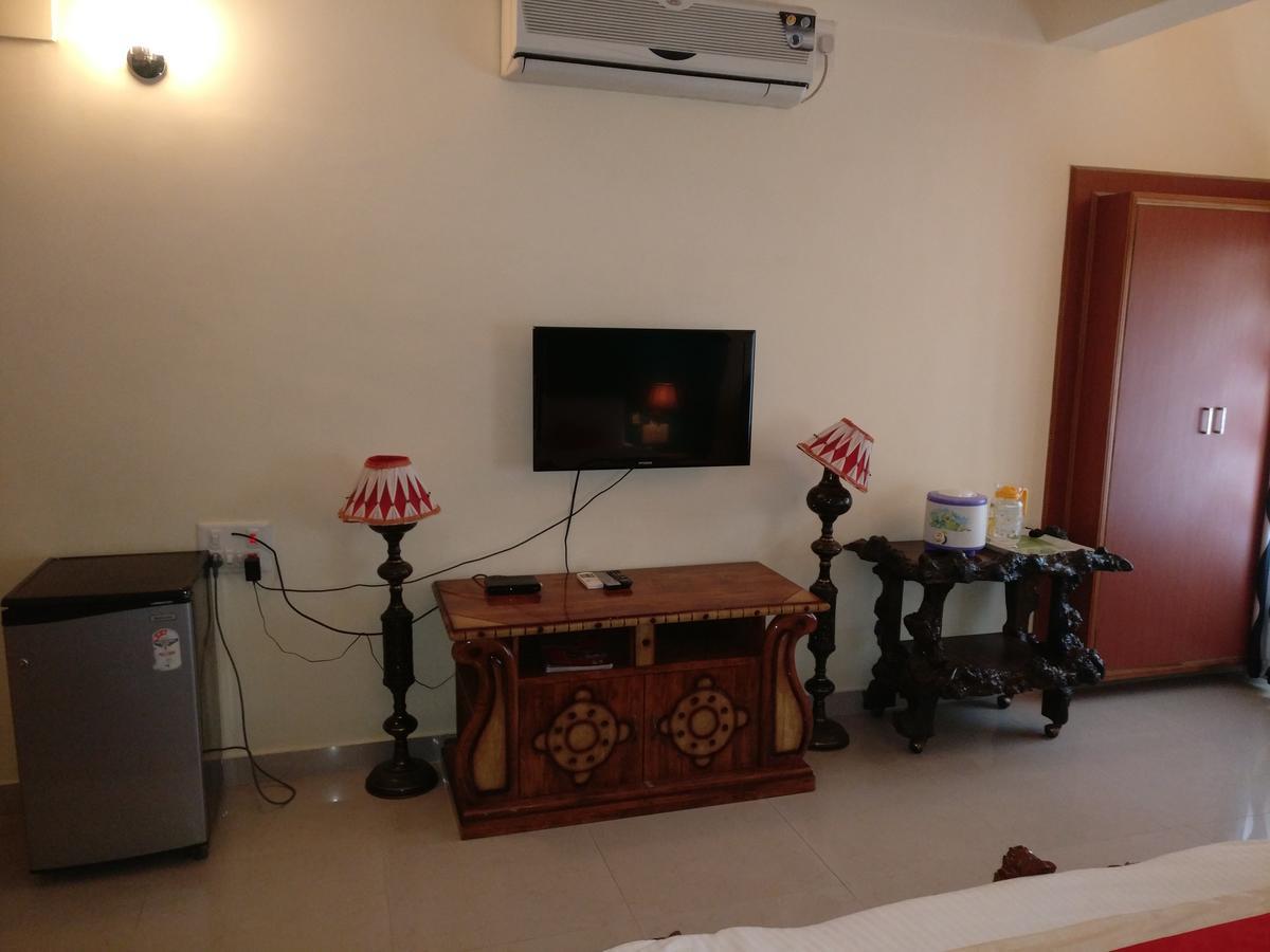 Hotel Raj Mahal จิกมากาลูร์ ภายนอก รูปภาพ