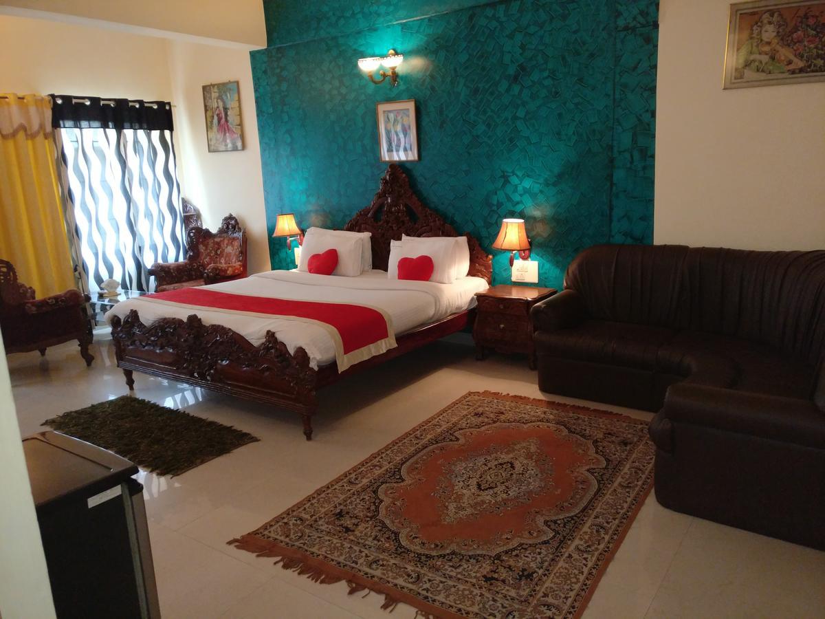 Hotel Raj Mahal จิกมากาลูร์ ภายนอก รูปภาพ